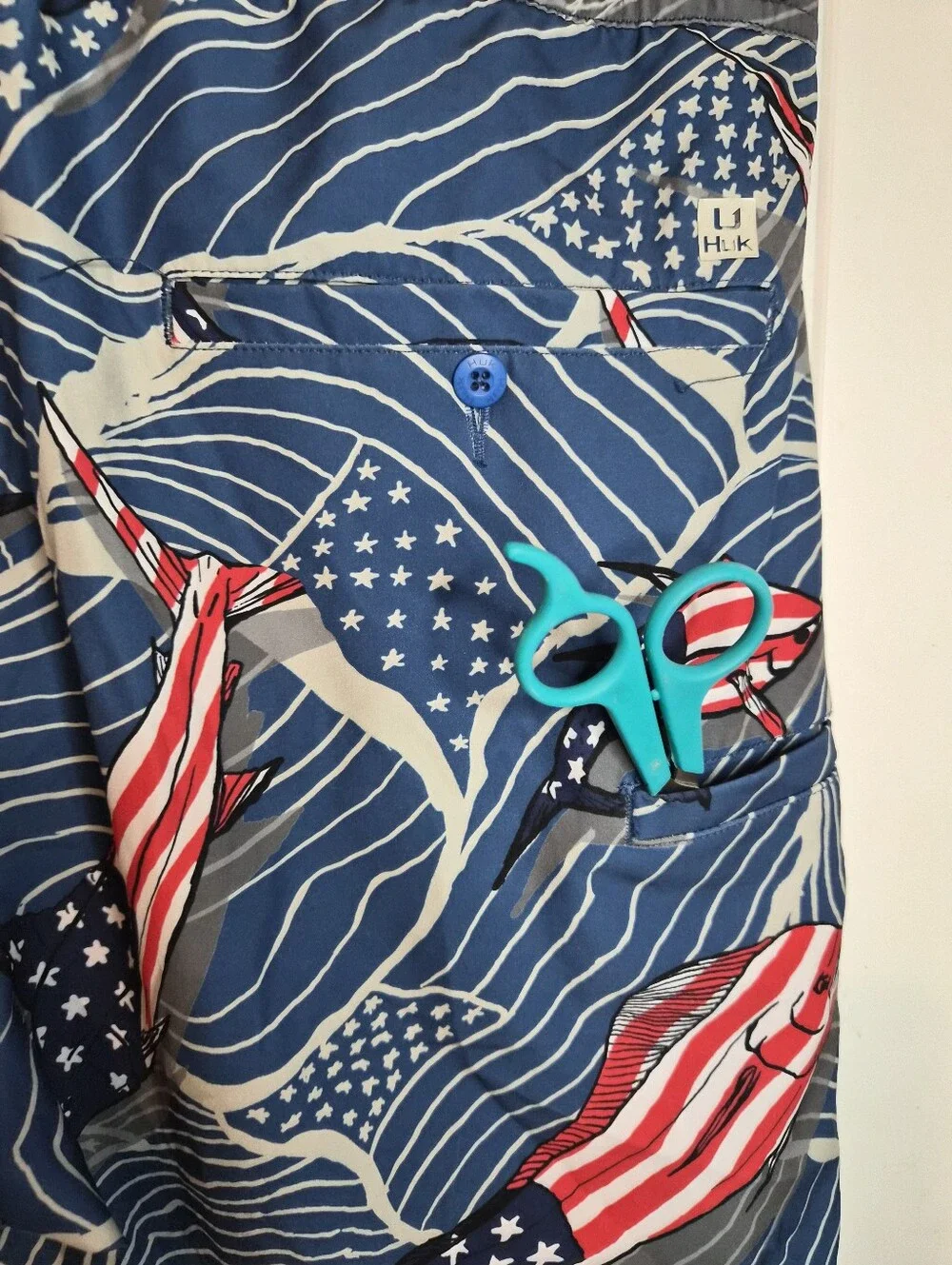 XL Huk Men's Flag Fish Linerless Shorts USA Playa Beach Pool Vacation Fish Activ